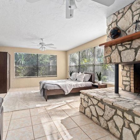Cozy Family Getaway. Heated Pool And Spa Μπράντεντον Εξωτερικό φωτογραφία